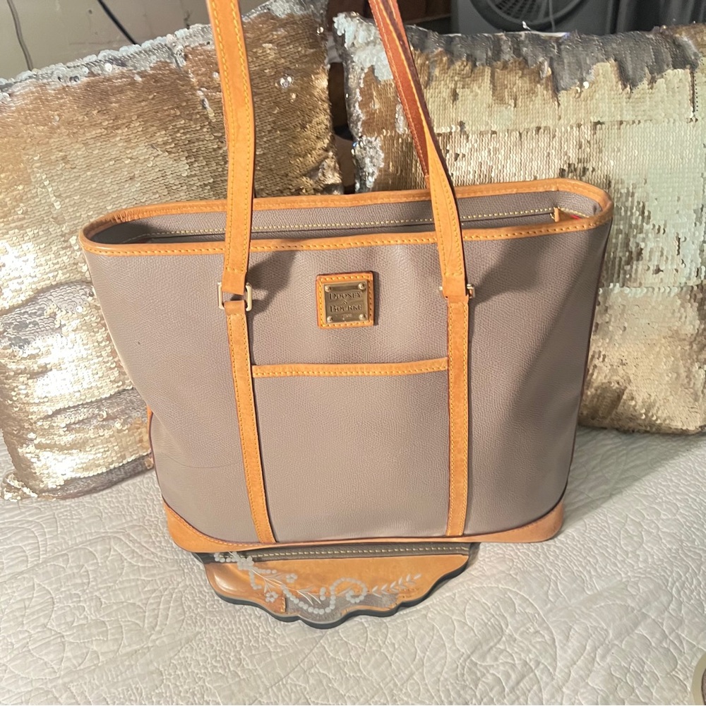 Dooney & Bourke Tan and grey tones